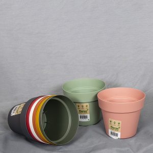 Laadukkaat Paris muoviruukut saat useassa eri värissä ja ne ovat 100% kierrätysmuovia