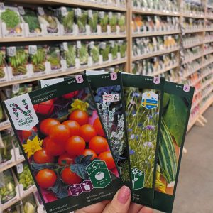 Nelson Garden annossiemenpusseissa on laaja valikoima kesäkukkia