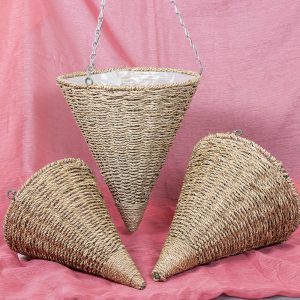 Kauniit kartionmalliset koriamppelit löytyvät kolmessa koossa