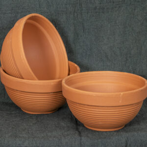 Ciotola savikulhoon istutat esim. kevään sipulikukat, yrtit tai erilaisia kaktuksia ja mehikasveja