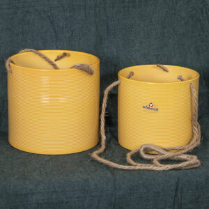 Keväisen keltaiset keraamiset Zabaione amppelit